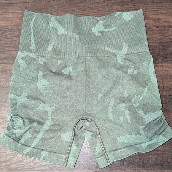 Gymshark adapt camo seamless shorts - Picture 3 of 3